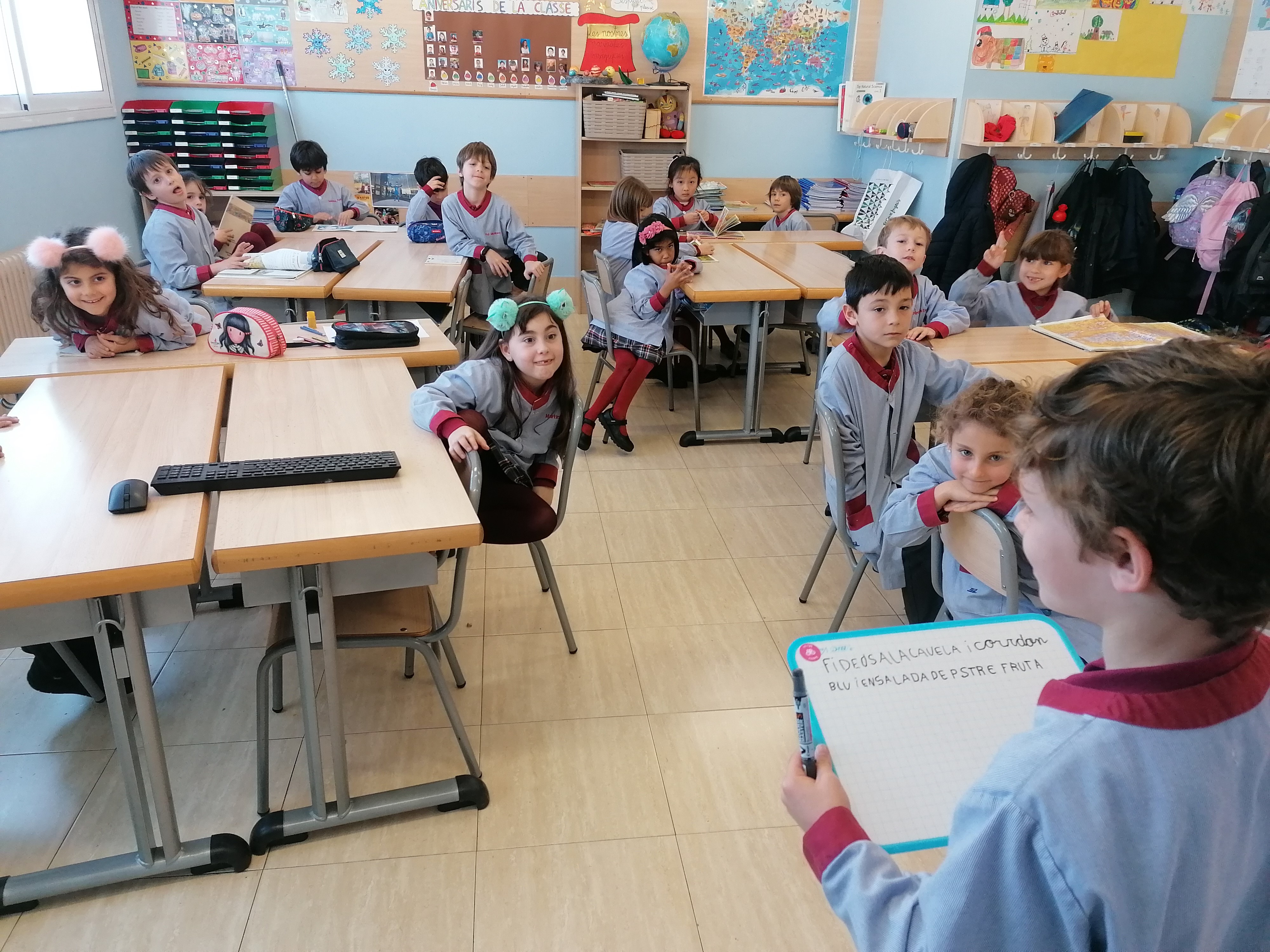 Nou càrrec escola-servei a 1r EP