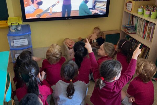 2a9642df-2899-4933-82be-d63b49fbcd85 2a9642df-2899-4933-82be-d63b49fbcd85